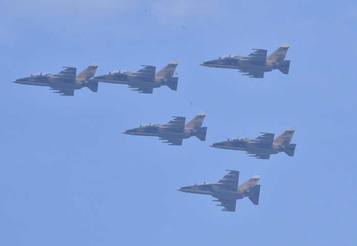 Biên đội máy bay su - 30 MK2 bay qua Quảng trường Ba Đình trong Lễ kỷ niệm lớn - Ảnh 17. Biên đội máy bay su - 30 MK2 bay qua Quảng trường Ba Đình trong Lễ kỷ niệm lớn - Ảnh 17.