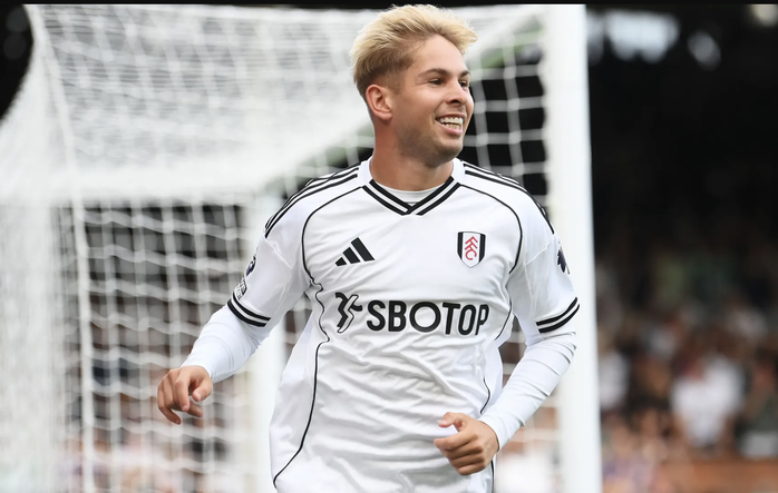 Chia điểm với Fulham, Man United chìm sâu cuối bảng Ngoại hạng - Ảnh 5.