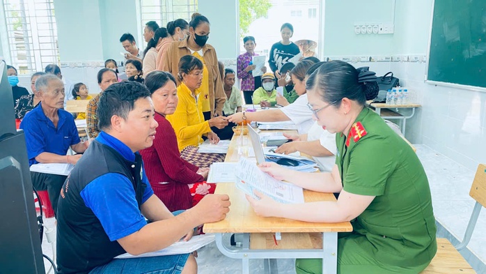 Lý do phường xa nhất trung tâm Cần Thơ thực hiện dịch vụ công vào cuối tuần - Ảnh 2.