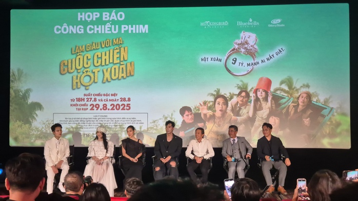 NSƯT Hoài Linh: "Trên mạng lâu lâu lại đồn tôi chết!" - Ảnh 3.