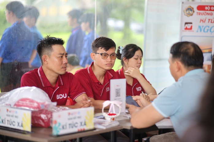 Một trường Đại học ở TP HCM công bố loạt chính sách ưu đãi cho tân sinh viên - Ảnh 1.