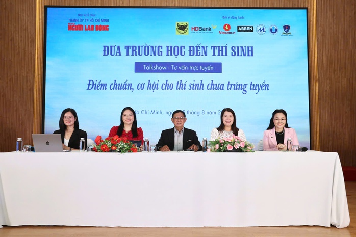 Talkshow -tư vấn: Những nhóm ngành nào điểm chuẩn tăng cao? - Ảnh 1.