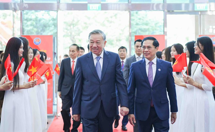 Tổng Bí thư Tô Lâm: Ngoại giao Việt Nam đang đứng trước sứ mệnh lịch sử - Ảnh 1.