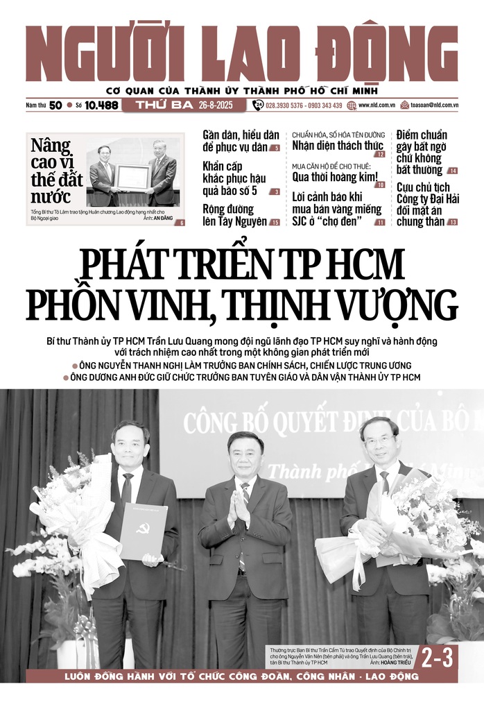Báo in ngày 26-8: Lời cảnh báo khi mua bán vàng miếng SJC ở "chợ đen"- Ảnh 1. Báo in ngày 26-8: Lời cảnh báo khi mua bán vàng miếng SJC ở "chợ đen"- Ảnh 1.