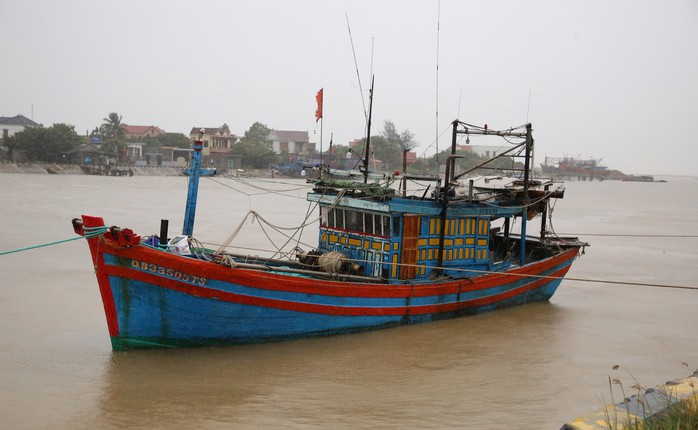 Bão số 5 (Kajiki): Hà Tĩnh, Quảng Trị mưa trắng trời, nước sông dâng cao, gió bắt đầu mạnh lên - Ảnh 5.