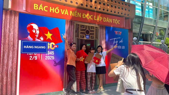 Trải nghiệm lịch sử bằng công nghệ- Ảnh 1. Trải nghiệm lịch sử bằng công nghệ- Ảnh 1.