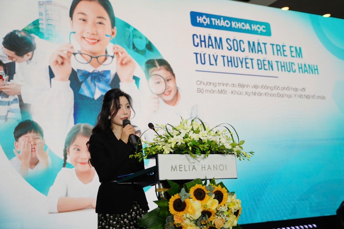 Vì sao tỉ lệ cận thị ở trẻ em Hà Nội, TP HCM vượt 50%? - Ảnh 1.