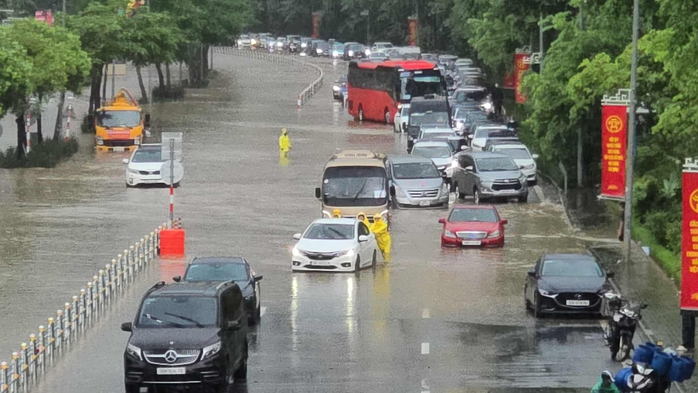 Hà Nội dự báo tiếp tục mưa to trong ngày hôm nay, ngày sơ duyệt A80- Ảnh 1. Hà Nội dự báo tiếp tục mưa to trong ngày hôm nay, ngày sơ duyệt A80- Ảnh 1.