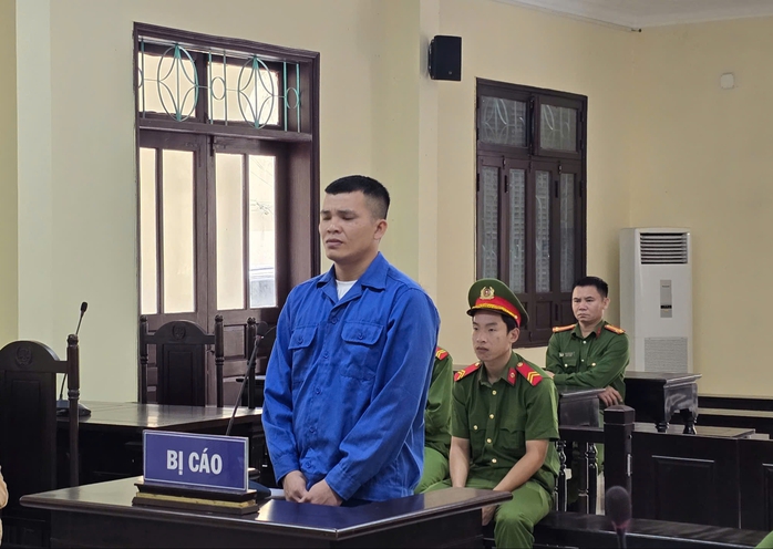 Tài xế “làm loạn” trên đường cao tốc bị tuyên phạt 18 tháng tù về tội chống người thi hành công vụ- Ảnh 1.