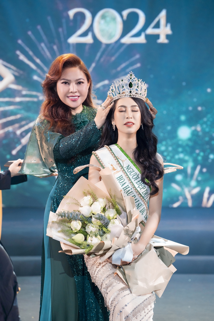 Đinh Thị Hoa làm Đại sứ truyền thông Lễ hội "Tinh hoa đại ngàn - biển xanh hội tụ 2025"- Ảnh 2.