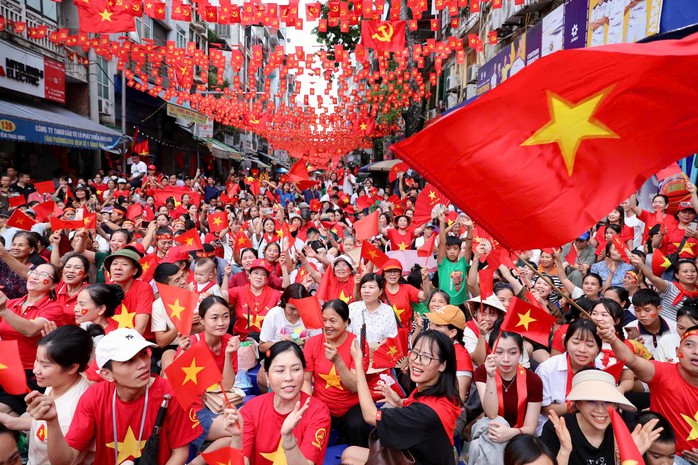 Tự hào là cảm xúc, trách nhiệm là hành động - Ảnh 1. Tự hào là cảm xúc, trách nhiệm là hành động - Ảnh 1.