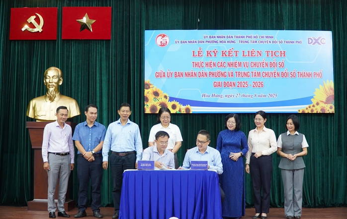 Phường Hòa Hưng "bắt tay" với Trung tâm Chuyển đổi số TP HCM trong phục vụ người dân- Ảnh 1. Phường Hòa Hưng "bắt tay" với Trung tâm Chuyển đổi số TP HCM trong phục vụ người dân- Ảnh 1.