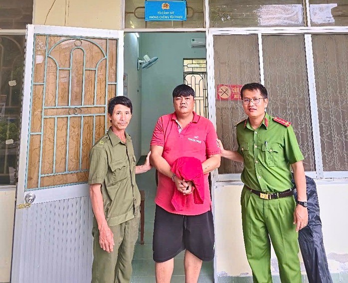 Gia Lai bắt đối tượng gây náo loạn quán karaoke ở TP HCM- Ảnh 1. Gia Lai bắt đối tượng gây náo loạn quán karaoke ở TP HCM- Ảnh 1.