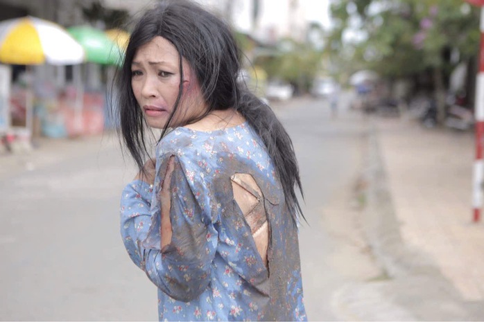 Phương Thanh "tơi tả" như "kẻ không nhà" - Ảnh 1.