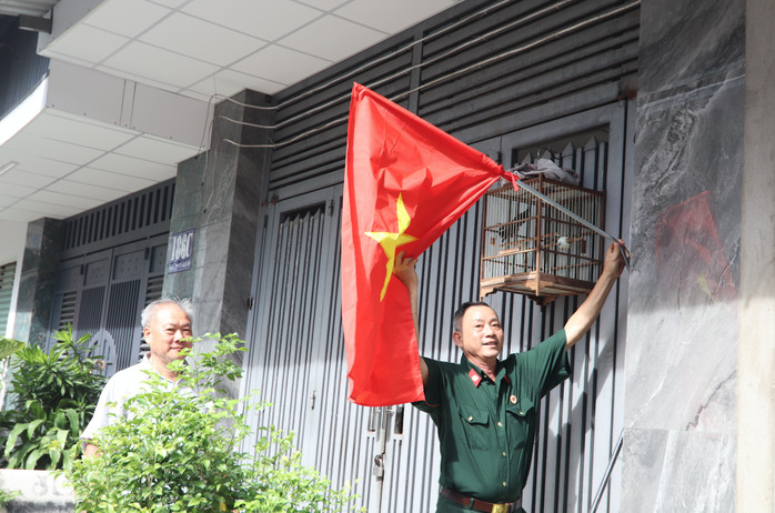 Rực rỡ “Đường cờ Tổ quốc” tại phường An Hội Đông- Ảnh 8. Rực rỡ “Đường cờ Tổ quốc” tại phường An Hội Đông- Ảnh 8.