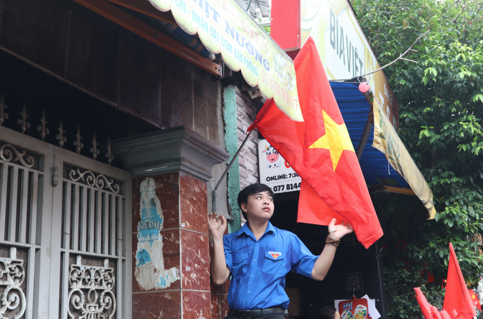 Rực rỡ “Đường cờ Tổ quốc” tại phường An Hội Đông- Ảnh 9. Rực rỡ “Đường cờ Tổ quốc” tại phường An Hội Đông- Ảnh 9.