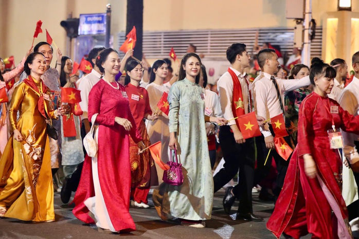 Đen Vâu, Hoàng Thùy Linh cùng loạt nghệ sĩ nổi tiếng xuất hiện tại sơ duyệt diễu binh, diễu hành- Ảnh 7.
