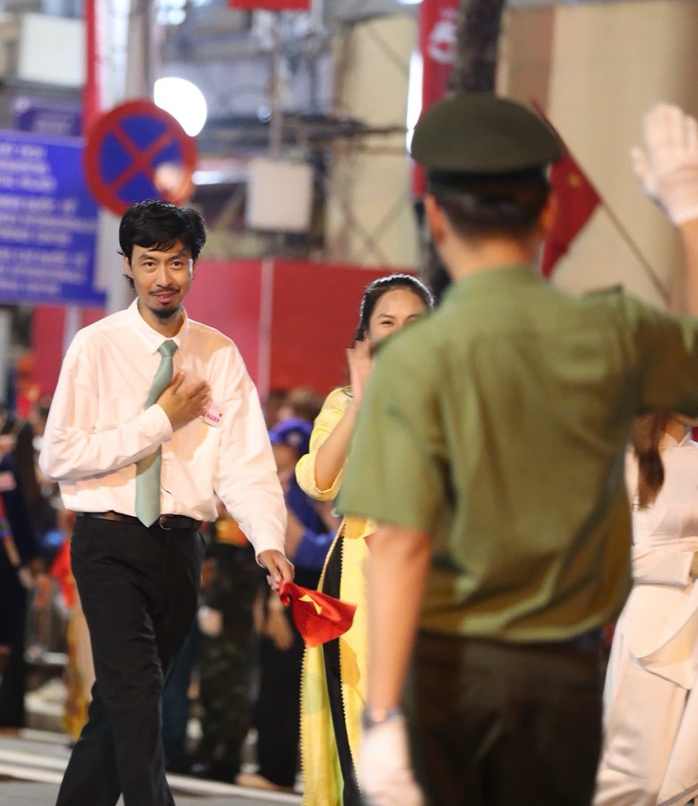 Đen Vâu, Hoàng Thùy Linh cùng loạt nghệ sĩ nổi tiếng xuất hiện tại sơ duyệt diễu binh, diễu hành- Ảnh 1.
