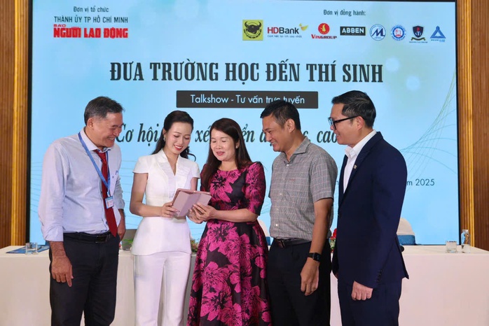 Cơ hội cuối vào ĐH-CĐ với lựa chọn thông minh - Ảnh 1.