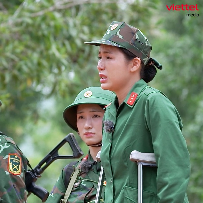 Hòa Minzy khuấy đảo “Sao nhập ngũ”, Minh Tú bật khóc rời chương trình - Ảnh 2.