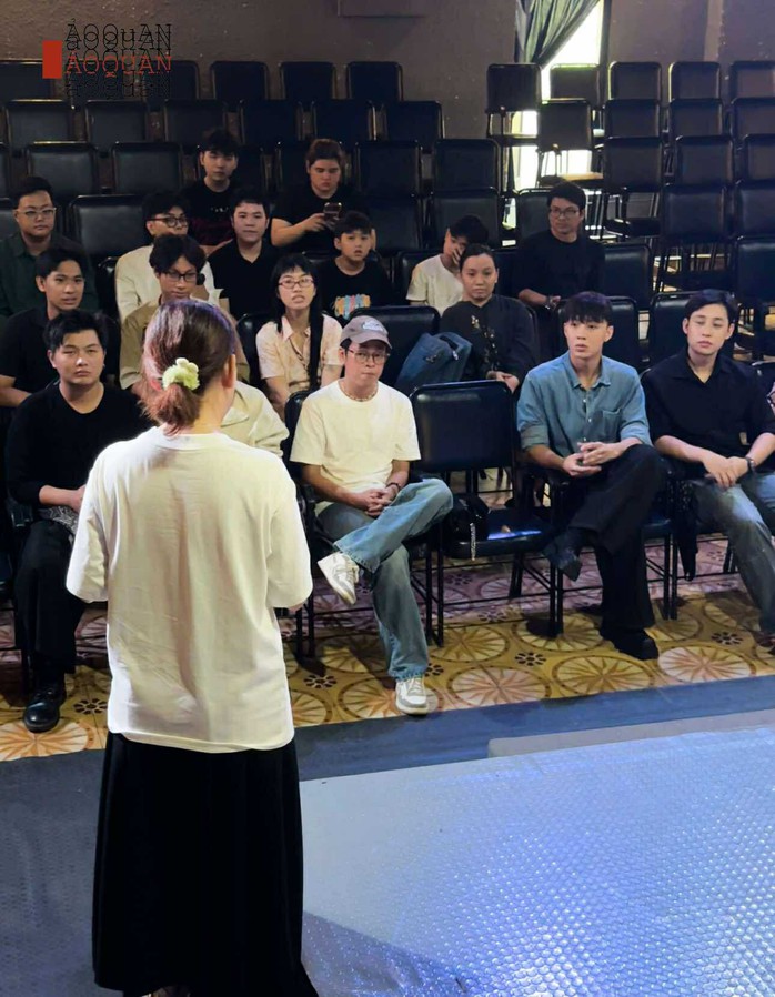 Mỹ Uyên, Chinh Ba hợp lực với dự án Nhạc kịch thể nghiệm "Ảo quan" - Ảnh 4.
