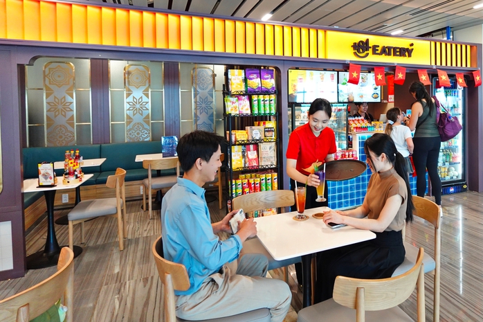 Món quà đặc biệt cho hành khách Quốc, Khánh, Tự, Hào, Việt, Nam dịp Quốc khánh 2-9 - Ảnh 3. Món quà đặc biệt cho hành khách Quốc, Khánh, Tự, Hào, Việt, Nam dịp Quốc khánh 2-9 - Ảnh 3.