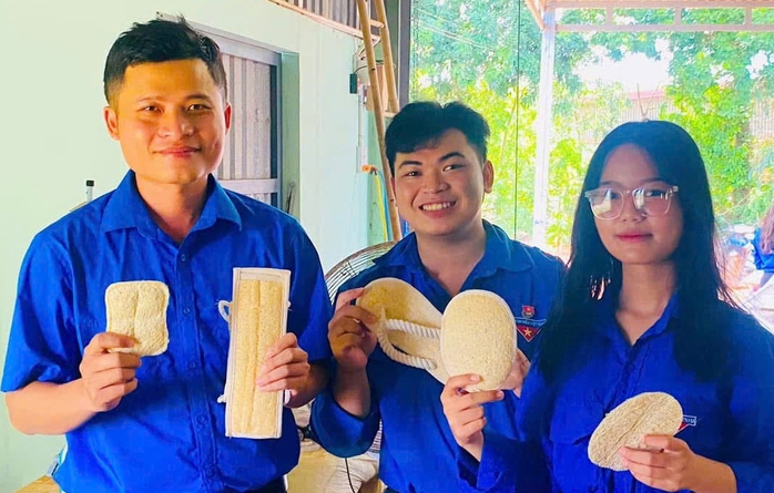 Khởi nghiệp từ... rác thải - Ảnh 2.
