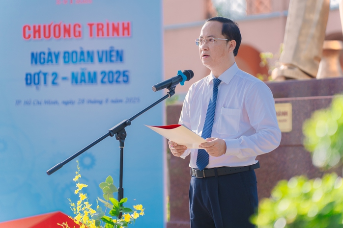 Tuyên dương 55 "Cán bộ, công chức, viên chức trẻ, giỏi, thân thiện" và 13 "Người thợ trẻ giỏi"- Ảnh 4. Tuyên dương 55 "Cán bộ, công chức, viên chức trẻ, giỏi, thân thiện" và 13 "Người thợ trẻ giỏi"- Ảnh 4.