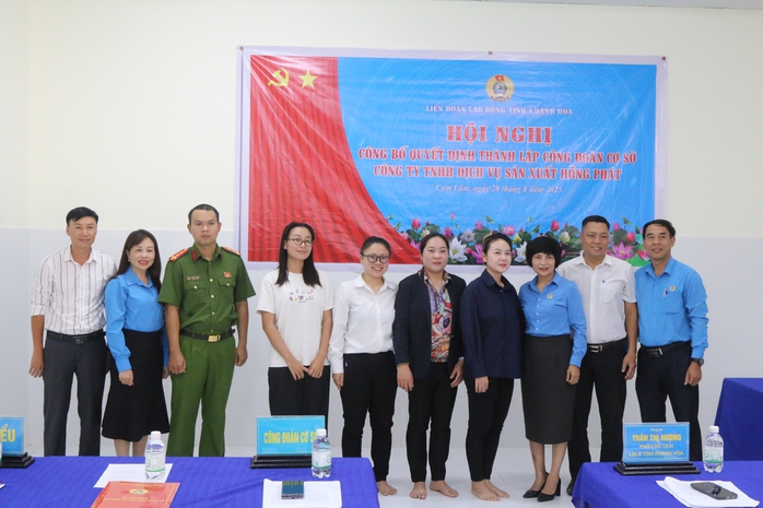 Ban Công đoàn Khu Công nghiệp Khánh Hòa tăng cường phát triển đoàn viên mới- Ảnh 4. Ban Công đoàn Khu Công nghiệp Khánh Hòa tăng cường phát triển đoàn viên mới- Ảnh 4.