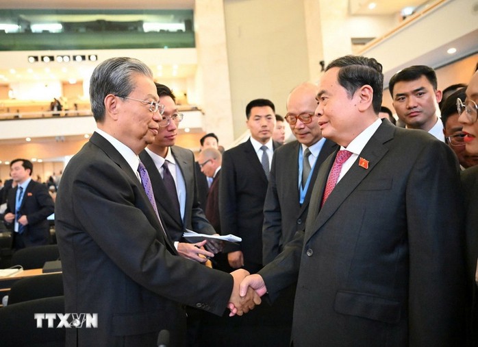 Ủy viên trưởng Nhân đại toàn quốc Trung Quốc Triệu Lạc Tế thăm Việt Nam- Ảnh 1. Ủy viên trưởng Nhân đại toàn quốc Trung Quốc Triệu Lạc Tế thăm Việt Nam- Ảnh 1.