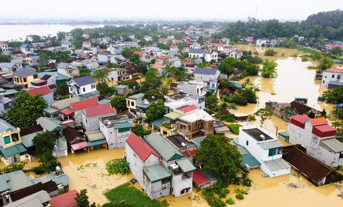 Công an thanh hóa bác thông tin sai sự thật về việc từ chối giúp dân trong bão - Ảnh 2. Công an thanh hóa bác thông tin sai sự thật về việc từ chối giúp dân trong bão - Ảnh 2.