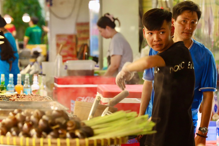 Từ gốm Bát Tràng đến chiếu Định Yên ở Thảo Cầm Viên- Ảnh 7. Từ gốm Bát Tràng đến chiếu Định Yên ở Thảo Cầm Viên- Ảnh 7.