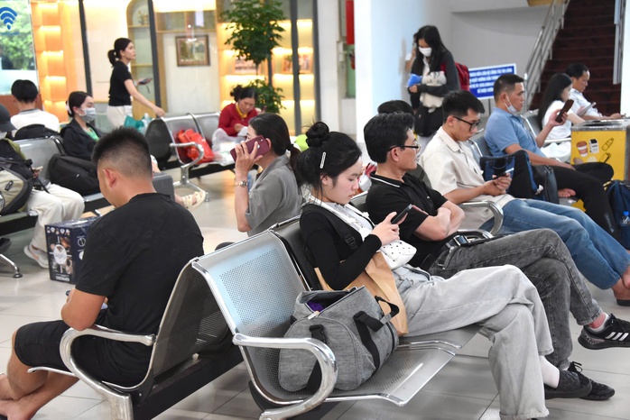 Cận cảnh người dân TP HCM về quê nghỉ lễ ở nhiều tuyến đường chiều tối 29-8- Ảnh 9. Cận cảnh người dân TP HCM về quê nghỉ lễ ở nhiều tuyến đường chiều tối 29-8- Ảnh 9.