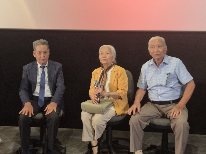 Ra mắt phim tài liệu "Mùa thu khải hoàn" - Ảnh 8.