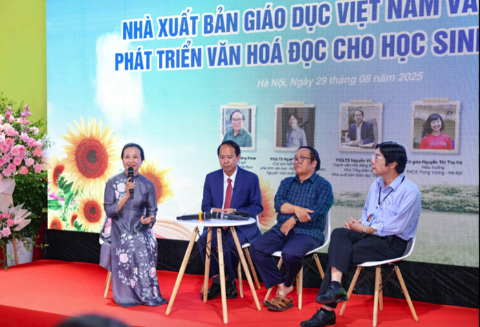Phát triển văn hóa đọc cho học sinh, sinh viên- Ảnh 1. Phát triển văn hóa đọc cho học sinh, sinh viên- Ảnh 1.