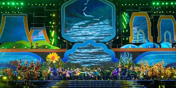 Tưng bừng đêm khai mạc Lễ hội “Tinh hoa Đại ngàn – Biển xanh hội tụ” ở Gia Lai - Ảnh 5.