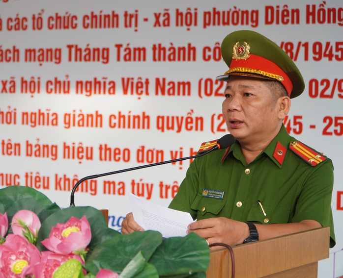 Phường trung tâm của TP HCM ra quân tăng cường quản lý trật tự đô thị,  - Ảnh 4.