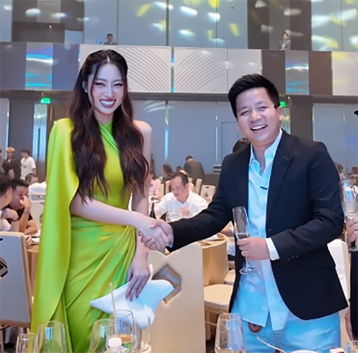 Sau khi chi 5 tỉ để kéo chân, hot youtuber Khoa Pug tiếp tục đi kéo chân lần 2- Ảnh 2. Sau khi chi 5 tỉ để kéo chân, hot youtuber Khoa Pug tiếp tục đi kéo chân lần 2- Ảnh 2.