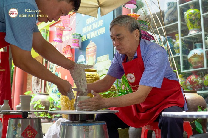 Một ngày làm nghệ nhân gốm: Trải nghiệm du lịch độc đáo tại Phường Sài Gòn- Ảnh 1. Một ngày làm nghệ nhân gốm: Trải nghiệm du lịch độc đáo tại Phường Sài Gòn- Ảnh 1.