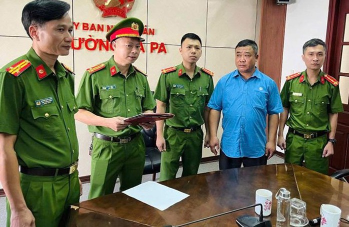 Một nguyên chủ tịch phường bị khởi tố- Ảnh 1. Một nguyên chủ tịch phường bị khởi tố- Ảnh 1.