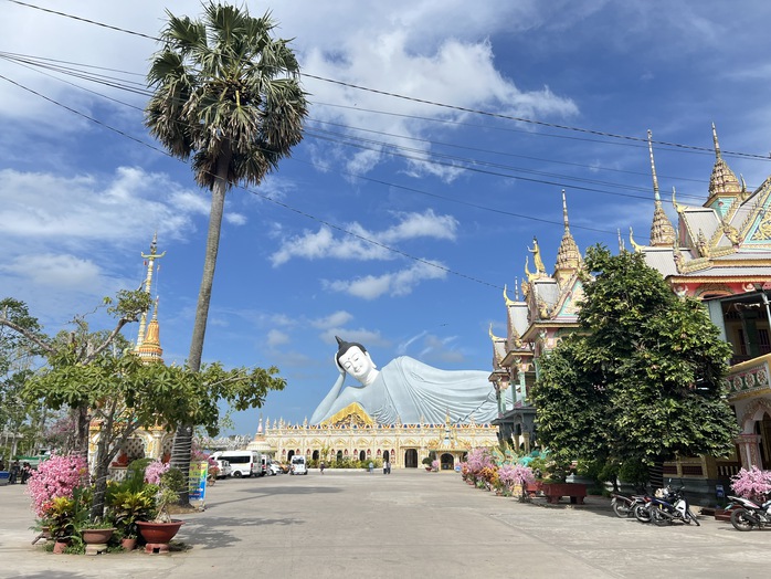 Chiêm ngưỡng ngôi chùa có tượng Phật nằm lớn nhất nước- Ảnh 3. Chiêm ngưỡng ngôi chùa có tượng Phật nằm lớn nhất nước- Ảnh 3.