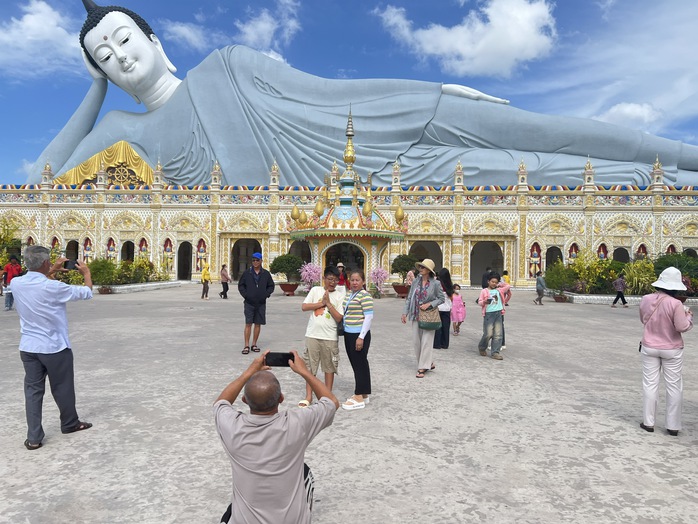 Chiêm ngưỡng ngôi chùa có tượng Phật nằm lớn nhất nước- Ảnh 10. Chiêm ngưỡng ngôi chùa có tượng Phật nằm lớn nhất nước- Ảnh 10.