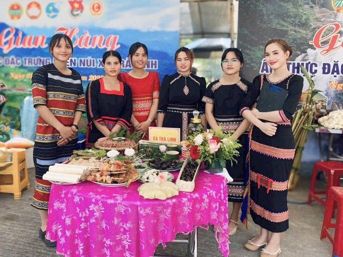 Phiên chợ ở miền núi Đà Nẵng diễn ra 3 ngày, thu về hàng tỉ đồng- Ảnh 3. Phiên chợ ở miền núi Đà Nẵng diễn ra 3 ngày, thu về hàng tỉ đồng- Ảnh 3.