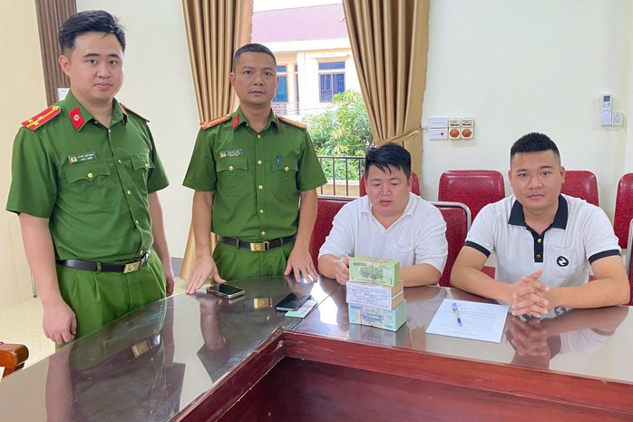 Người đàn ông bất ngờ khi tài khoản nhận hơn 650 triệu đồng- Ảnh 1. Người đàn ông bất ngờ khi tài khoản nhận hơn 650 triệu đồng- Ảnh 1.