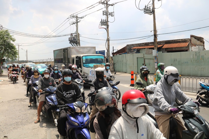 Nhiều giải pháp “giải cứu” đường thi công gần 10 năm chưa hoàn thành- Ảnh 3. Nhiều giải pháp “giải cứu” đường thi công gần 10 năm chưa hoàn thành- Ảnh 3.