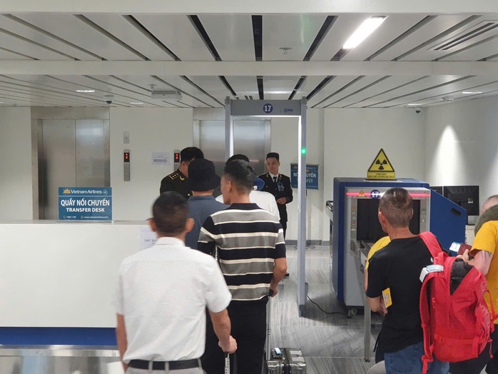 Bỏ quy định cởi giày, thắt lưng ở sân bay: Giải pháp nâng cao chất lượng dịch vụ hàng không - Ảnh 2. Bỏ quy định cởi giày, thắt lưng ở sân bay: Giải pháp nâng cao chất lượng dịch vụ hàng không - Ảnh 2.