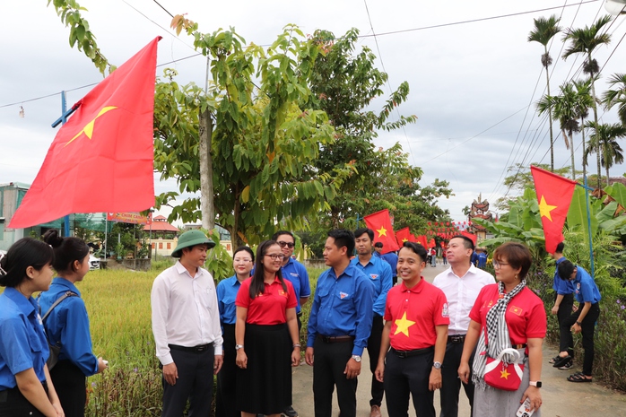 Đoàn Báo Người Lao Động và Thành đoàn Đà Nẵng tổ chức nhiều hoạt động ý nghĩa- Ảnh 2.