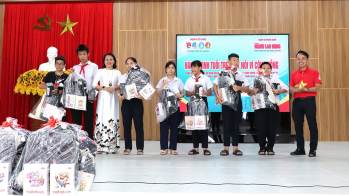 Đoàn Báo Người Lao Động và Thành đoàn Đà Nẵng tổ chức nhiều hoạt động ý nghĩa- Ảnh 10.