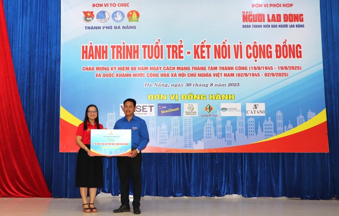 Đoàn Báo Người Lao Động và Thành đoàn Đà Nẵng tổ chức nhiều hoạt động ý nghĩa- Ảnh 12.