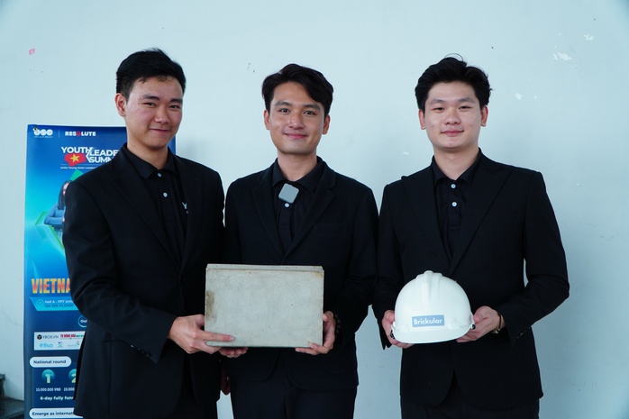 Vượt qua giới hạn bản thân- Ảnh 2. Vượt qua giới hạn bản thân- Ảnh 2.